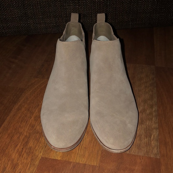 IN BOX Michael Kors Shaw Flat Bootie - Picture 4 of 7